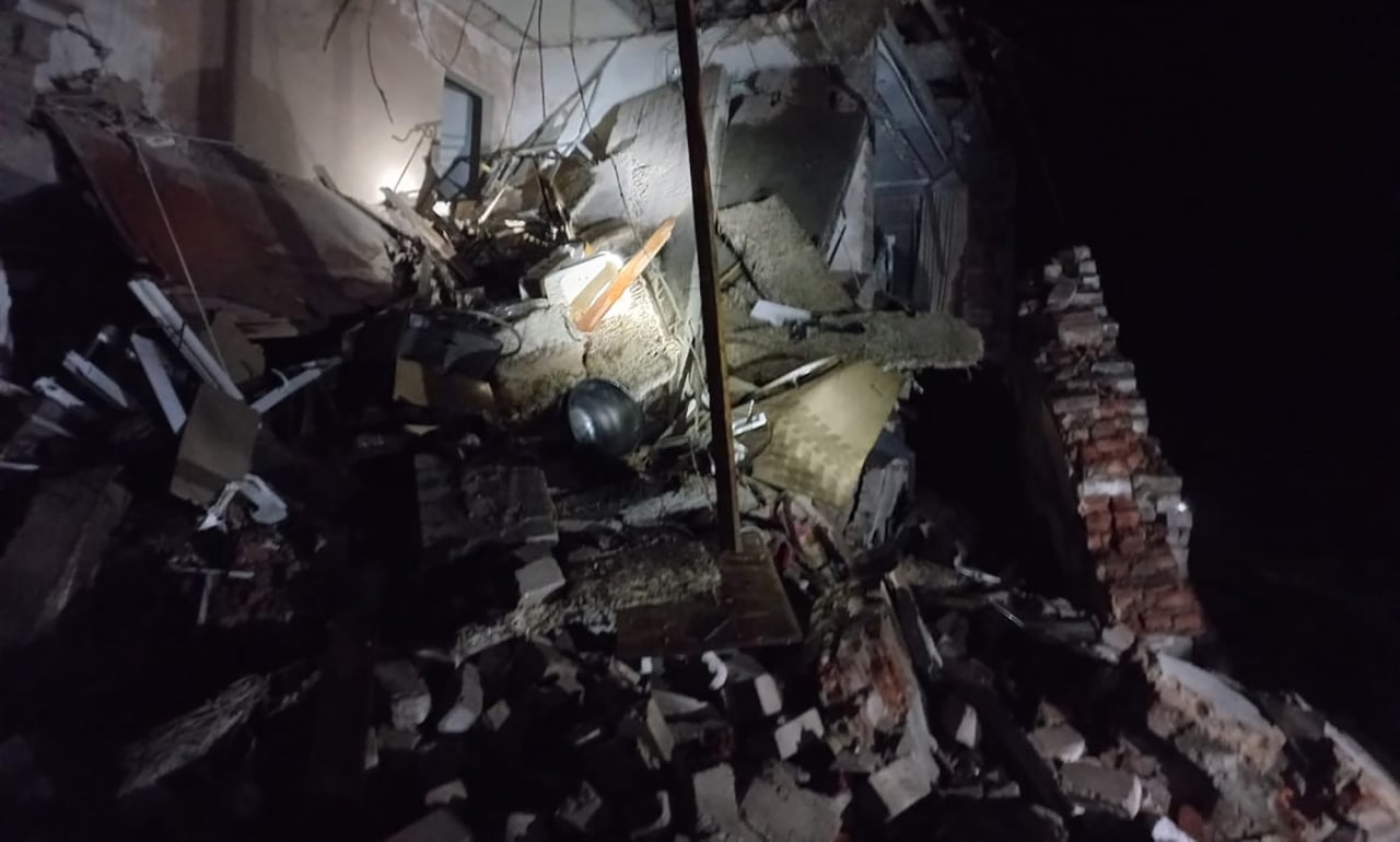Новини Харкова: ракетним ударом зруйнований багатоквартирний будинок у Шевченково